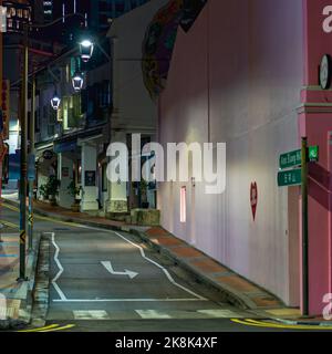 Une image en montée de Ann Siang Hill, Singapour, prise la nuit Banque D'Images