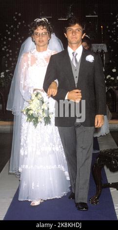 Rio de Janeiro, Brésil 1982-06: Ingeborg Lorentzen et Paulo Ribeiro se marient à Rio. Sur 4 juin 1982, le petit-fils du roi Olav, Ingeborg Lorentzen, épousa Paulo Ribeiro. Photo: UPI / Mission pour NTB / NTB Banque D'Images