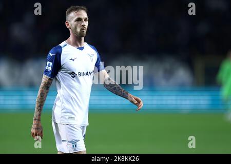 Bergame, Italie. 23rd octobre 2022. Mattia Zaccagni de SS Lazio regarde pendant la série Un match entre Atalanta BC et SS Lazio au stade Gewiss sur 23 octobre 2022 à Bergame, Italie . Credit: Marco Canoniero / Alamy Live News Banque D'Images