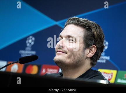 Dortmund, Allemagne. 24th octobre 2022. Football : Ligue des champions, Borussia Dortmund - Manchester City Group Stage, Groupe G, Matchday 5. Edin Terzic, entraîneur de Borussia Dortmund, parle lors d'une conférence de presse. Credit: Bernd Thissen/dpa/Alay Live News Banque D'Images