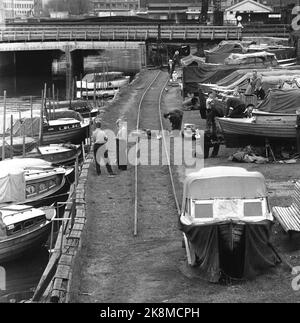 Oslo à l'été 1962. Une promenade le long de l'Akerselva de OS à OS. Voici les couchettes de Vaterland. Photo: Aage Storløkken / actuel / NTB. Banque D'Images