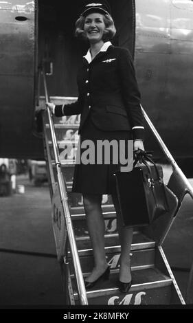 Bardufoss 8 mai 1969. Turi Widerøe a clairement son examen final en tant que compagnon sur la circulation régulière, c'est-à-dire qu'elle est approuvée comme avion de passagers. Ici, elle est par une machine SAS et va débuter comme un second vol. Elle est la première femme pilote dans une plus grande compagnie aérienne de l'Ouest. Photo: NTB / NTB Banque D'Images