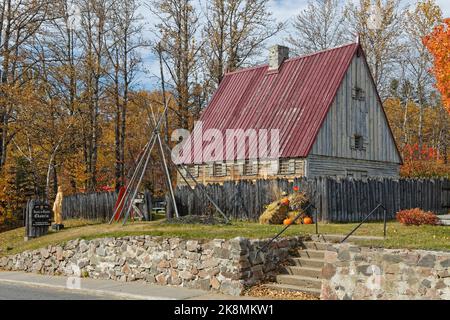 TADOUSSAC, CANADA, 13 octobre 2022 : fondé par Pierre de Chauvin en 1600, le poste de commerce de Tadoussac a pris part à la naissance de la Nouvelle-France. Banque D'Images