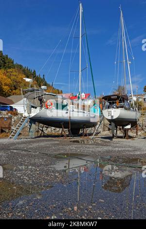 TADOUSSAC, CANADA, 13 octobre 2022 : le port de Tadoussac. Tadoussac est connu comme une destination touristique en raison de la beauté sauvage de la Saguena Banque D'Images