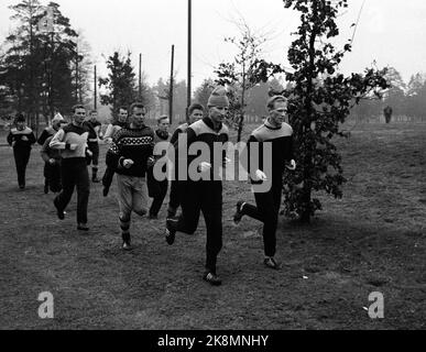 Sandefjord, novembre 1961. Nous suivons Thorbjørn Svenssen sur l'entraînement avec Sandefjord. Photo: Ivar Aaserud / courant / NTB Banque D'Images