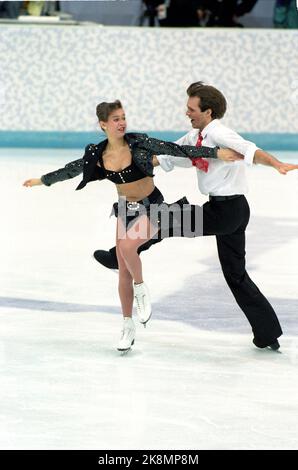 Hamar 19940221 OL 94 Jeux olympiques d'hiver de Lillehammer au Lillehammer Figure patinage / danse sur glace / danse de la frise dans l'amphithéâtre olympique de Hamar. Olympic Mestre Oksana Gritsjuk et Yevgenij Platov Rus. En action. Photo: Lise Åserud / NTB Banque D'Images