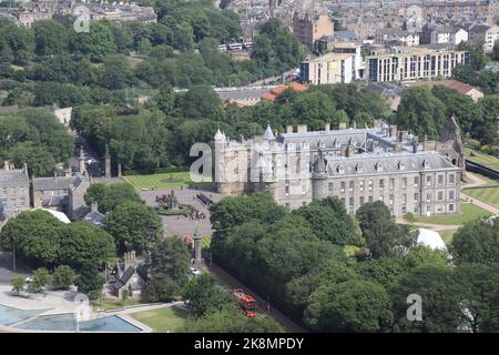 Vue aérienne du palais de Hollyroodhouse pendant les réherses de la semaine de Holyrood Edimbourg Ecosse juin 2022 Banque D'Images