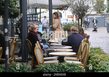 Copenhague /Danemark/24 octobre 2022/ Service de plein air restauration et boissons dans la capitale danoise Copenhague Danemark. (Photo..Francis Dean/Dean photos. Banque D'Images