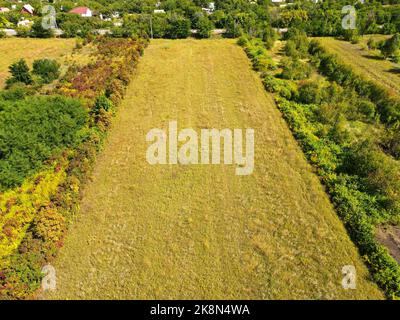 Terrain, vue aérienne en automne. Enregistrement GPS, étude de la propriété, immobilier pour la carte montrant l'emplacement, la zone. Construction de logements, développement, Banque D'Images