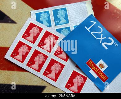 Livres de timbres des classes 2nd et 1st du Royal Mail avant la date limite du 31st janvier 2023 Banque D'Images