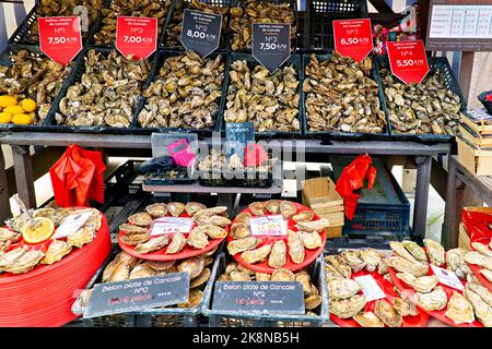 Cancale Bretagne France. Le marché des huîtres Banque D'Images