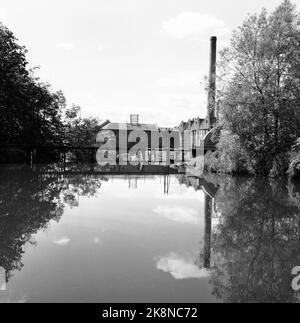 Oslo à l'été 1962. Une promenade le long de l'Akerselva de OS à OS. Idyll et l'industrie à l'Akerselva. (Près de Stilla?) Photo: Aage Storløkken / actuel / NTB Banque D'Images