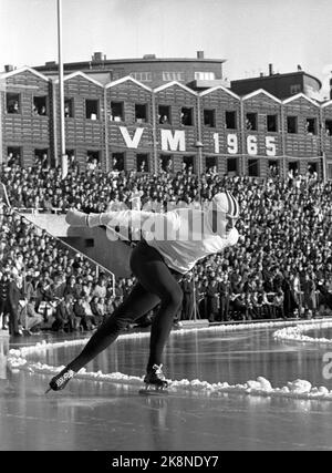 Championnats du monde d'Oslo 19650214 au stade Bislett d'Oslo, pour stands surpeuplés. Ici, Fred Anton Maier en Norvège en action. Il devient le no 2 à 5000 et le no 3 à 10 000 mètres. Photo ; NTB / NTB Banque D'Images