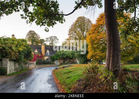 Cotswold cottage en pierre en automne. Stanton, Gloucestershire, Cotswolds, Angleterre Banque D'Images