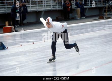 Grenoble, France Jeux Olympiques d'hiver 196802 à Grenoble. Patins, courses rapides, femmes. Ici Kirsti Biermann en action. Photo: NTB / NTB Banque D'Images