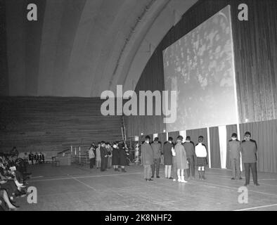 Oslo 19700411 c'était complètement à la dernière place et bien ainsi à Njårdhalen quand Billy Graham a vendu Dieu par jour. Écran de télévision. Photo; Ivar Aaserud / courant / NTB Banque D'Images