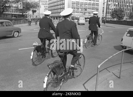 Danemark 19640627. Le dirigeant soviétique Nikita Khrouchtchev lors d'une visite officielle au Danemark. Ici, la police cycliste du président Khrouchtchev se rend au Danemark. Photo: Actuel / NTB Banque D'Images