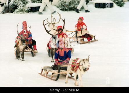 Lillehammer Jeux olympiques d'hiver de 19940212 à Lillehammer. Cérémonie d'ouverture. Sami avec renne et traîneau. Photo: Bjørn Sigurdsøn / NTB Banque D'Images