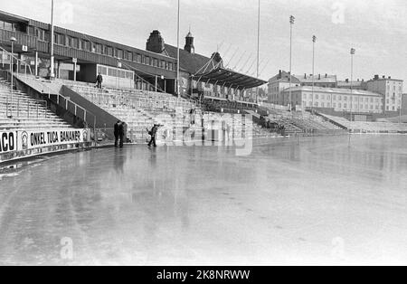 9 février 1975 d'Oslo. Championnats du monde au stade Bislett. La glace est vierge et agréable devant la coupe du monde. Photo: NTB / NTB Banque D'Images