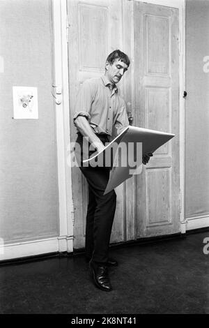 Oslo novembre 1966 l'acteur Wenche Foss est conçu par dix artistes norvégiens différents, tous membres de la société des jeunes artistes. Ici elle est conçue par Ole Sjølie. Photo: Ivar Aaserud / courant / NTB Banque D'Images