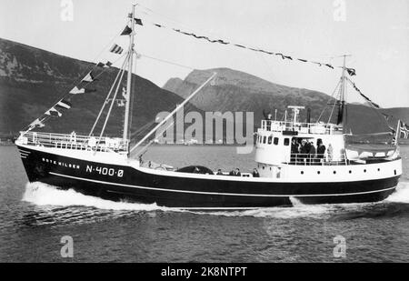 Bergen 19650204. Chaluts manqués. Le chalutier 'Boye Nilsen' qui est considéré comme perdu sur la côte au large de Kvaløy à Troms. Photo: NTB Banque D'Images