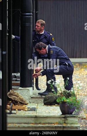 Oslo 19931011. William Nygaard, directeur de publication, a été abattu et grièvement blessé à l'extérieur de son domicile à Dagaliveien. La police continue de chercher des pistes chez Nygaard. NTB photo Jon EEG / NTB Banque D'Images