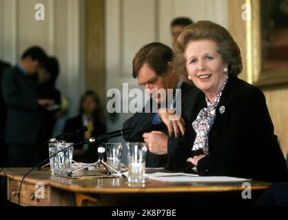 Oslo 19860912. La première ministre de la Bristian Margaret Thatcher lors d'une visite officielle en Norvège. Ici, le premier ministre Margaret Thatcher pendant la conférence de presse à propos de la visite. Photo: Bjørn Sigurdsøn NTB / NTB Banque D'Images