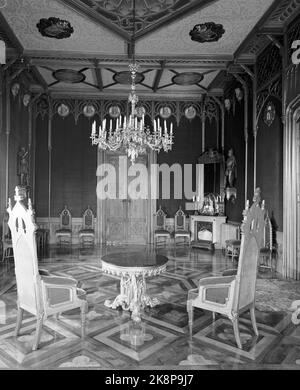 Oslo 19510713 Château d'Oscardfer. Intérieur depuis la salle Audiens. Lustre avec cire. Photo: Strand / NTB / NTB Banque D'Images