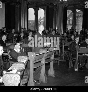 Oslo 19490209 le Storting présente l'heure des questions. Ici, le premier ministre Einar Gerhardsen répond de sa place dans la salle Storting- pendant la première heure des questions dans la salle Storting. Photo: NTB / NTB Banque D'Images