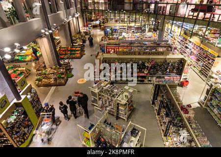 Wien, Vienne : supermarché Interspar hypermarché, magasin de restauration, dans le centre commercial du 19 e trimestre. Döbling, Wien, Autriche Banque D'Images