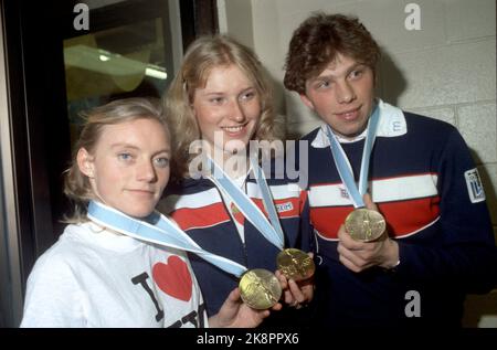 Lake Placid, N.Y., États-Unis, 198002 : Olympic Lake Placid 1980. La photo: Trois des médaillés norvégiens au lac Placid, de V: Anette Bøe (relais de cross-country, bronze), Bjørg Eva Jensen (patinage en 3000m, or) et Tom Erik Oxholm (2xbronze - 5000m et 10 000m patins). PHOTO: NTB / EPU / NTB Banque D'Images