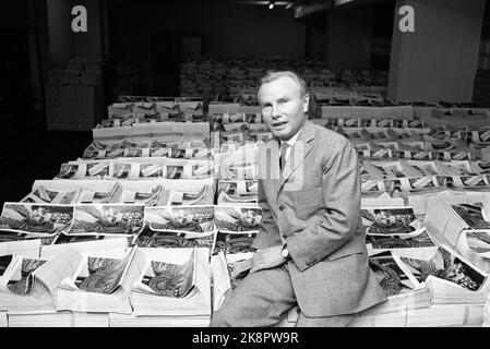 Oslo octobre 1963 Portrait de Per Mortensen, rédacteur en chef de Norsk Ukeblad, directeur de l'édition, ainsi que co-éditeur des publications le nouveau, VI Menn, Norwegian Women's magazine et nos maisons. Photo: Ivar Aaserud / courant / NTB Banque D'Images