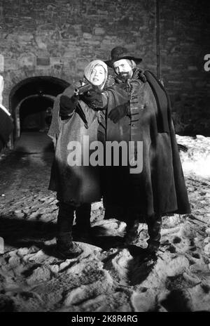 Oslo Mars 1968 enregistrement du film "le pain de nuit" - le classique roman Falkberget. Ann-Magritt dans la forme de Liv Ullmann. Ici avec le légendaire huissier de charbon joué par Per Oscarsson. Photo: Ivar Aaserud / courant / NTB Banque D'Images