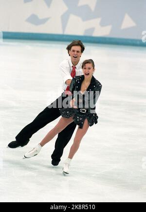 Hamar 19940221 OL 94 Jeux olympiques d'hiver de Lillehammer au Lillehammer Figure patinage / danse sur glace / danse de la frise dans l'amphithéâtre olympique de Hamar. Olympic Mestre Oksana Gritsjuk et Yevgenij Platov Rus. En action. Photo: Lise Åserud / NTB Banque D'Images