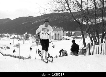 Grenoble, France Jeux Olympiques d'hiver 196802 à Grenoble. Ski de fond, 10 km pour les femmes. Berit Mørdre en action, elle prend de l'argent. Photo: NTB / NTB Banque D'Images