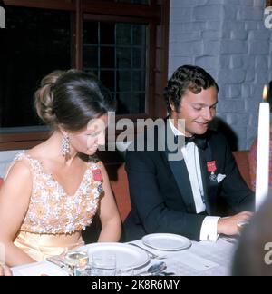 Oslo 19720803. Le VII anniversaire du roi Haakon en 100th. Ici depuis le dîner de gala au château d'Akershus. La princesse de la Couronne Sonja et Carl Gustaf de Suède pendant le dîner. Photo: NTB / NTB Banque D'Images