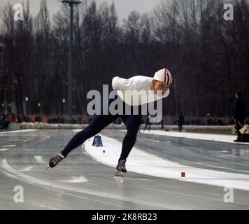 Grenoble, France Jeux Olympiques d'hiver 196802 à Grenoble. Patinage rapide. Skater Svein Erik Stiansen en action. Il l'était. N° 7 à 1500 mètres. Photo: NTB / NTB Banque D'Images