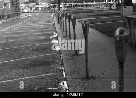 28 juin 1969 d'Oslo. Karl Johansgate à Oslo lors d'une chaude journée d'été. Ici, de l'arrière du Théâtre national, où il y avait des places de parking avant. Photo: Par Ervik / actuel / NTB Banque D'Images