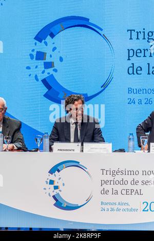 24 octobre 2022: 24 octobre 2022 - Buenos Aires, Argentine - cérémonie d'ouverture de la trente-neuvième session de la Commission économique pour l'Amérique latine et les Caraïbes (CEPALC). Santiago Cafiero assister à la trente-neuvième session de la Commission économique pour l'Amérique latine et les Caraïbes (CEPALC) se tient du 24 au 26 octobre 2022, Au Centro Cultural Kirchner de Buenos Aires, en application de la résolution 753 (PLEN.36), adoptée à la trente-sixième session du Comité plénier de la CEPALC, tenue à New York le 3 décembre 2021. La réunion se tient conformément au calendrier de la CEPALC Banque D'Images