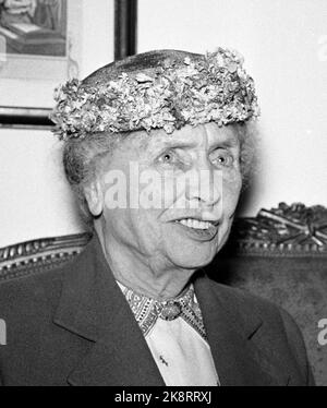 Oslo 195705 Helen Keller, (1880-1968) sourde et aveugle auteur américain, visite la Norvège. Portrait avec chapeau. Photo: NTB / NTB Banque D'Images