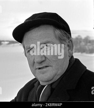 Elverum 1973 auteur et journaliste Dagfinn Grønoset (né le 4 avril 1920 à Trysil, mort 28 janvier 2008), particulièrement connu pour le livre sur Anna in the Wilderness et des livres similaires sur la vie à Utkant-Norvège. Portrait, extérieur, avec chapeau. Photo: Aage Storløkken / actuel / NTB Banque D'Images