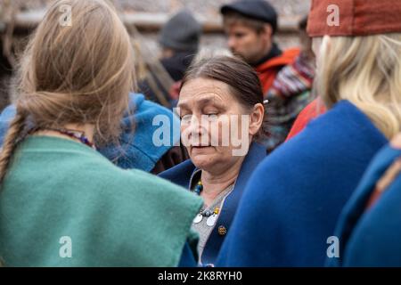 Réacteur féminin au marché de l'âge de fer de Pukkisaari réincorporation dans le district de Vähä-Meilahti à Helsinki, en Finlande Banque D'Images