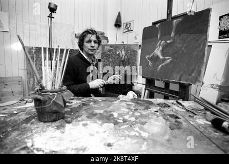 Oslo 197101: Le peintre Frans Widerberg dans son studio. Photo: Ivar Aaserud / courant / NTB Banque D'Images