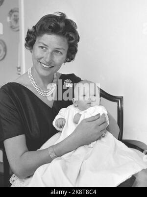 0slo septembre 1962. La princesse Astrid Mme Ferner avec sa fille Cathrine. Photo: NTB / NTB Banque D'Images