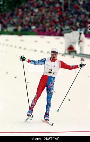 Lillehammer Jeux olympiques d'hiver de 19940224 à Lillehammer. Compétition d'équipe combinée. Ici la section transversale. Fred Børre Lundberg va au-dessus des buts pour la médaille d'argent pour la Norvège. Photo: Gunnar Lier / NTB Banque D'Images