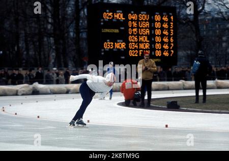 Grenoble, France Jeux Olympiques d'hiver 196802 à Grenoble. Patins, courses rapides, femmes. Ici Lisbeth Korsmo en action. Photo: NTB / NTB Banque D'Images