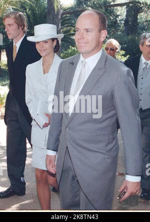Le prince Albert de Monaco a suivi le nouveau favori des photographes, la princesse Victoria de la Couronne, au déjeuner de mariage au château de Pedralbes à Barcelone samedi. (Rune Petter Ness) Banque D'Images