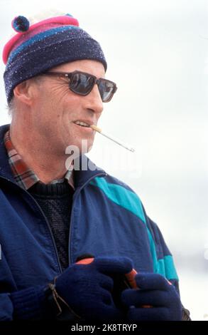 Pâques 1990 - la famille royale à Sikkilsdalen. Crown Prince Harald sur le ski. Sourit et est heureux. Fumeur. Photo: Impaire Steinar Tøllefsen / NTB Banque D'Images