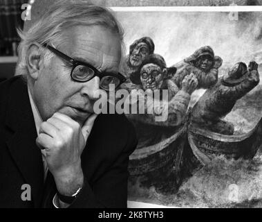 196811 artiste Kaare Espolin Johnson devant une de ses photos de Lofoten. Photo: Ivar Aaserud / courant / NTB Banque D'Images