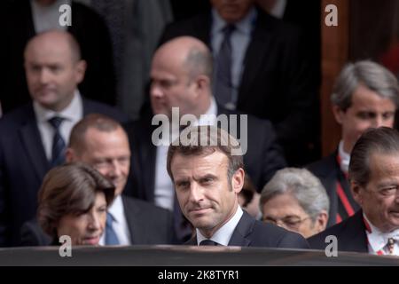 Vatican, Vatican, le 24 octobre 2022. Le président français Emmanuel Macron et sa femme Brigitte quittent le Vatican après une rencontre avec le pape François. Crédit: Maria Grazia Picciarella/Alay Live News Banque D'Images